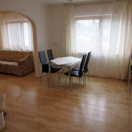 Apartment Haus Carina *